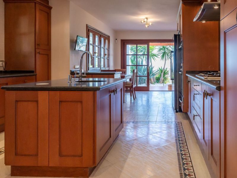 Photo: Villa 4 bedrooms 389 m² in Mijas