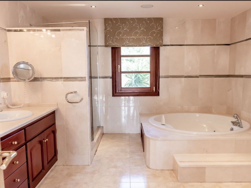 Photo: Villa 4 bedrooms 389 m² in Mijas