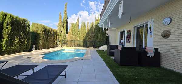 Foto: Casa de 4 dormitorios 210m² en La Nucia