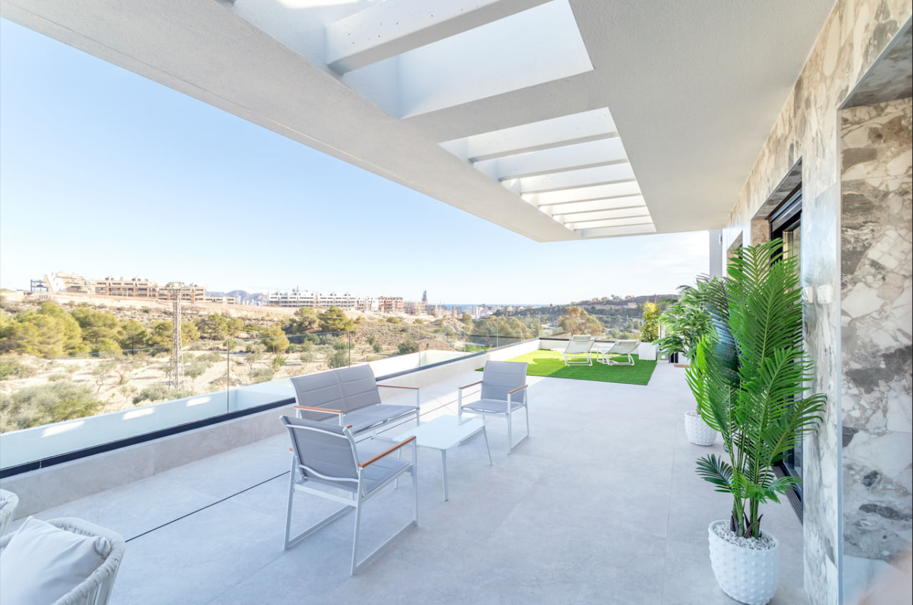 Foto: Bungalow de 2 dormitorios de 148 m² en Finestrat