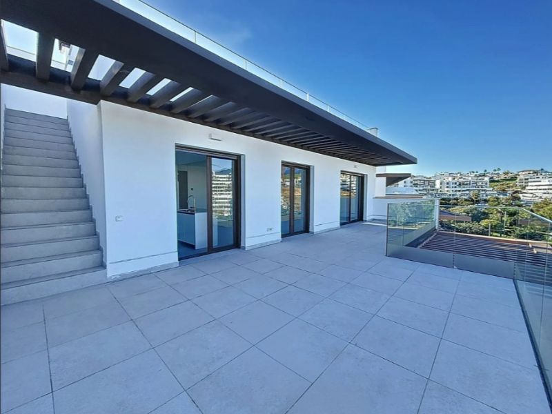 Фото: Квартира 3 спальни 143 м² в Эстепоне