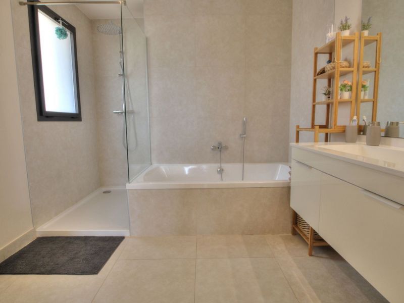 Photo: Villa 4 bedrooms 465 m² in Mijas