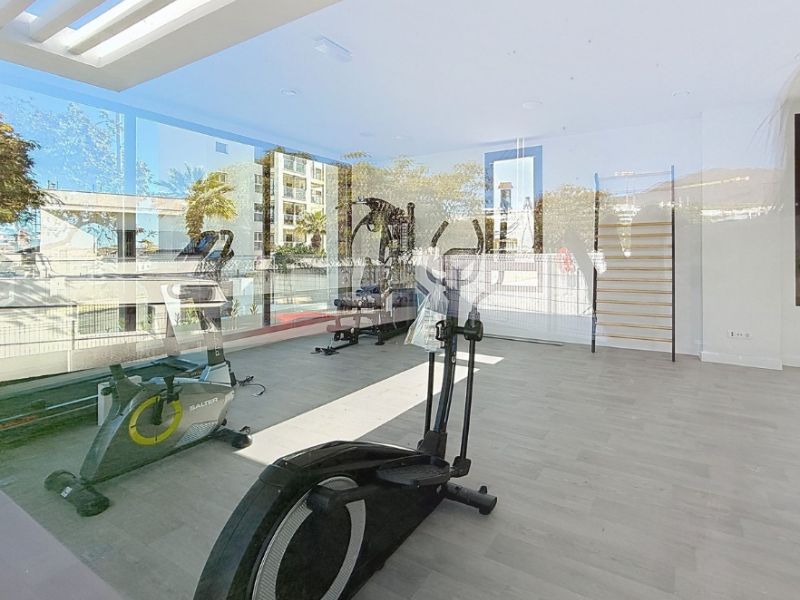 Фото: Квартира 3 спальни 143 м² в Эстепоне