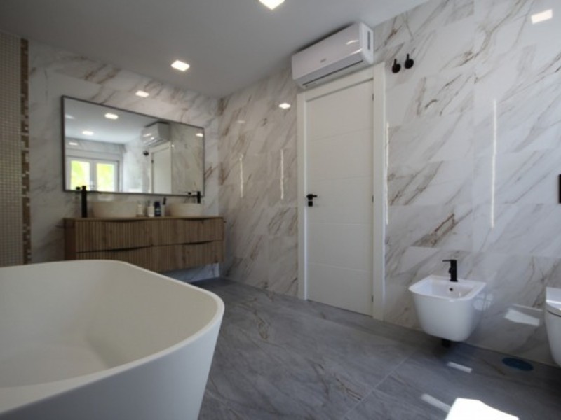 Foto: Villa 5 dormitorios 500 m² en La Nucia