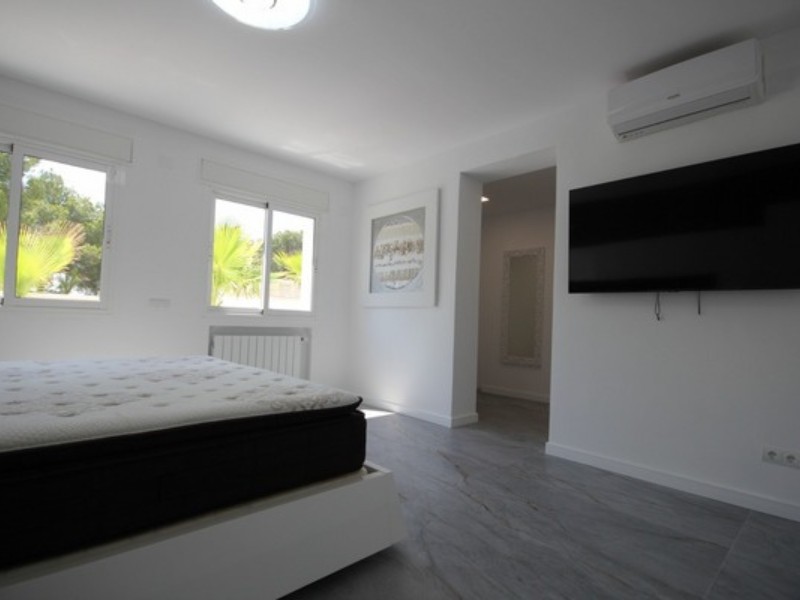 Foto: Villa 5 dormitorios 500 m² en La Nucia