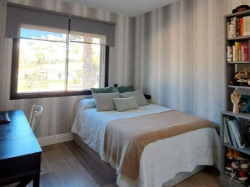 Фото: Квартира 3 спальни 140 м² в Эстепоне