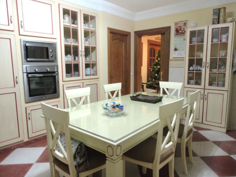 Foto: Villa 4 dormitorios 455 m² en Estepona