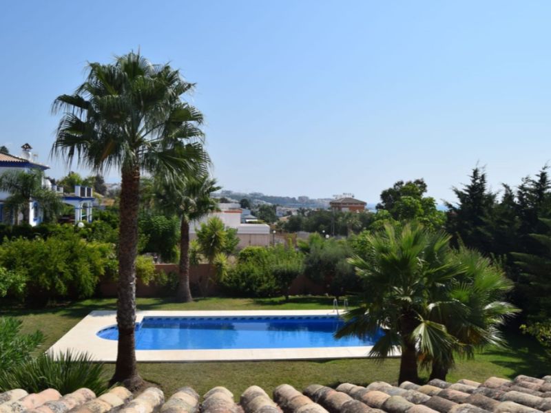 Foto: Villa 4 dormitorios 455 m² en Estepona