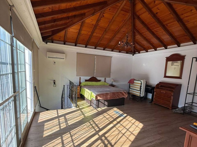 Photo: Villa 4 bedrooms 357 m² in El Chaparral
