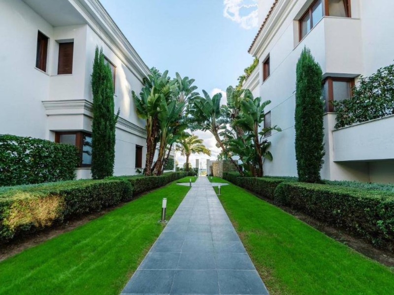 Photo: Apartment 3 bedrooms 212 m² in Estepona