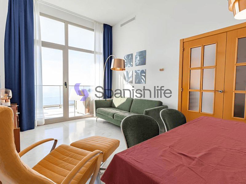 Foto: Apartamento 1 dormitorio 77 m² en Benidorm