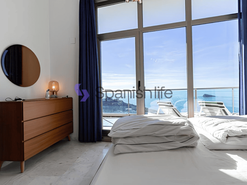 Foto: Apartamento 1 dormitorio 77 m² en Benidorm