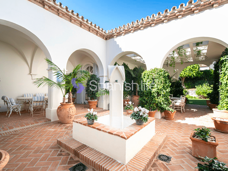 Foto: Villa de 5 dormitorios y 1265m² en Marbella