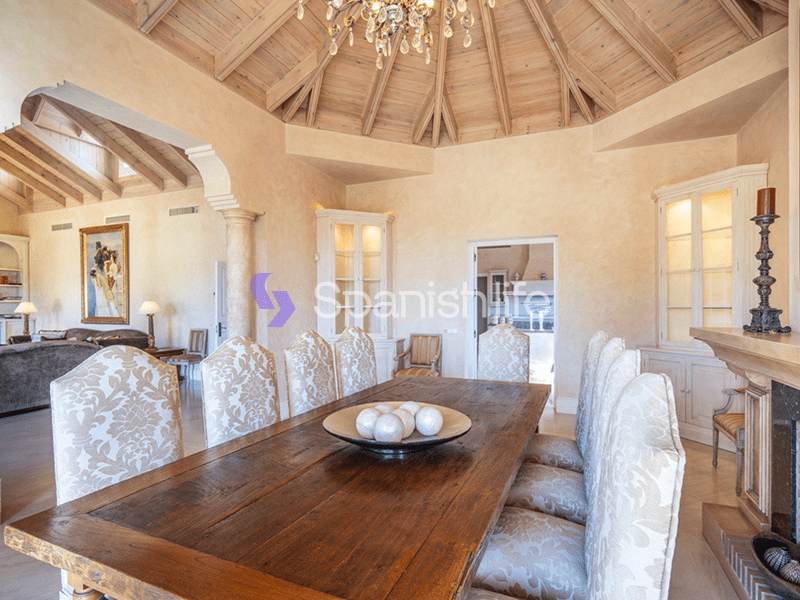 Foto: Villa de 5 dormitorios y 1265m² en Marbella