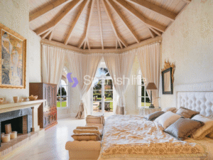 Mini foto: Villa de 5 dormitorios y 1265m² en Marbella