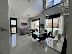 Mini foto: Chalet 4 dormitorios 285 m² en Orihuela Costa