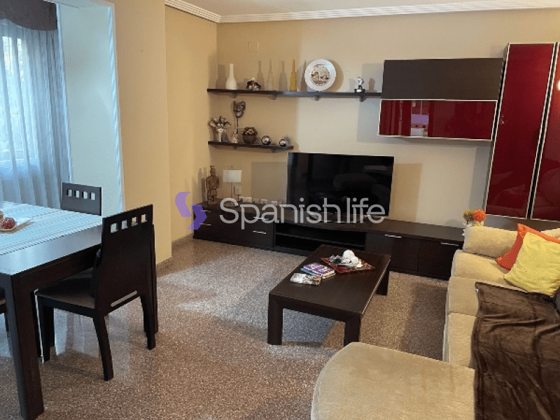 Three-bedroom apartment of 102 m² in Alicante