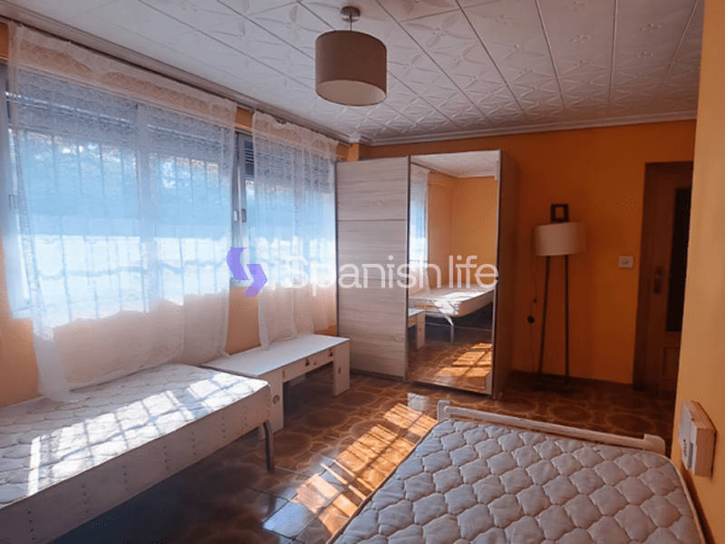 Foto: Piso de 3 dormitorios de 64 m² en Alicante