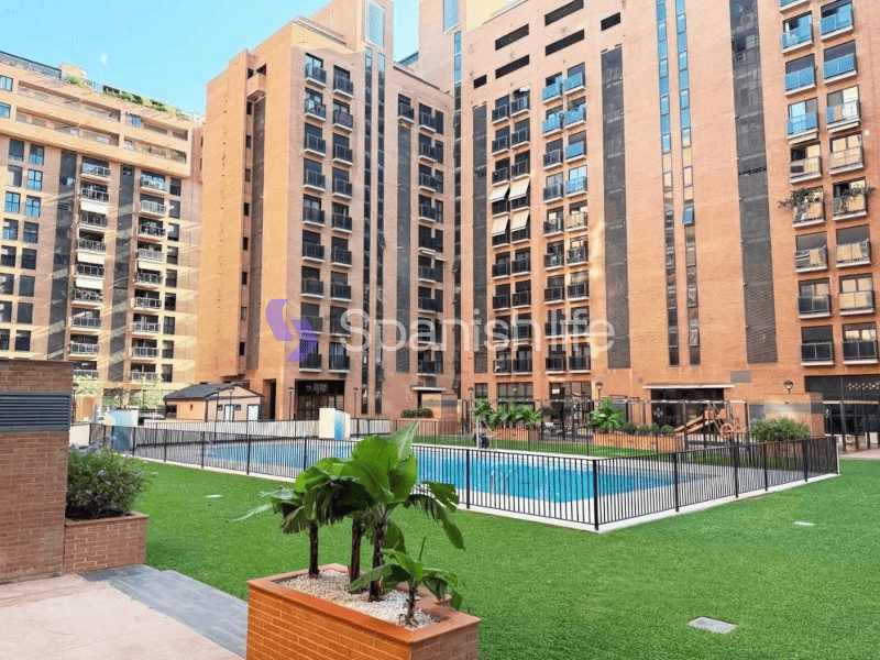 купити нерухомість в Іспанії або Італії