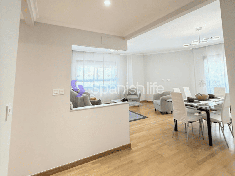 Photo: Apartment 3 bedrooms 119 m² in Valencia