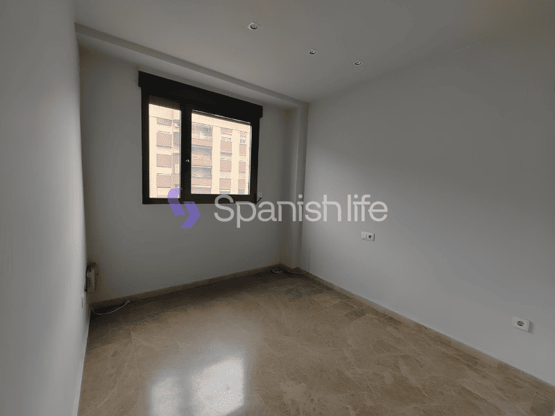 Фото: Квартира 4 спальні 120 м² у Валенсії