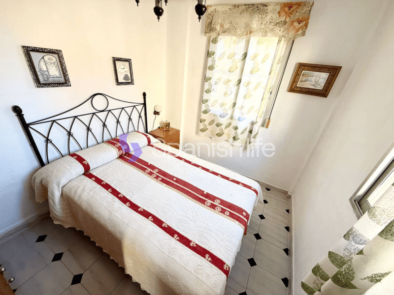 Фото: Квартира 4 спальни 72 м² в Валенсии