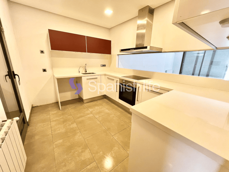 Photo: Townhouse 5 bedrooms 387 m² in Valencia