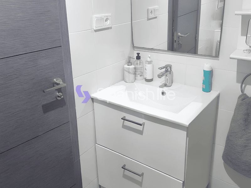 Фото: Квартира 4 спальни 100 м² в Валенсии