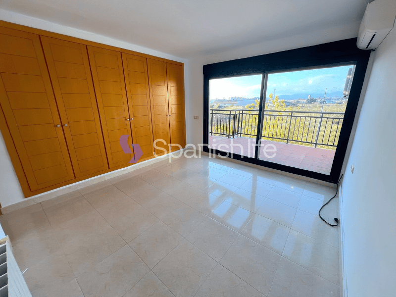 Фото: Таунхаус 3 спальни 166 м² в Валенсии