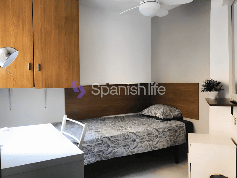 Фото: Квартира 4 спальни 100 м² в Валенсии