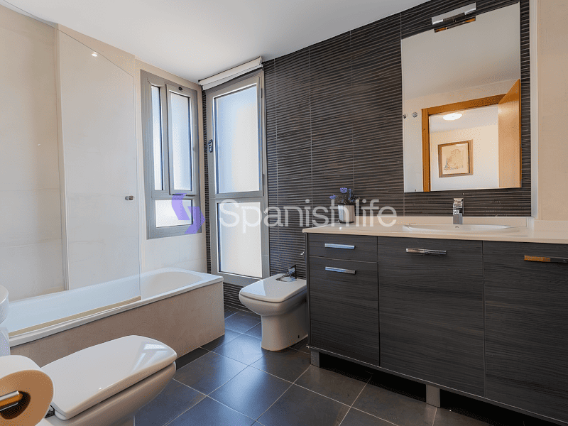 Фото: Квартира 3 спальни 142 м² в Валенсии