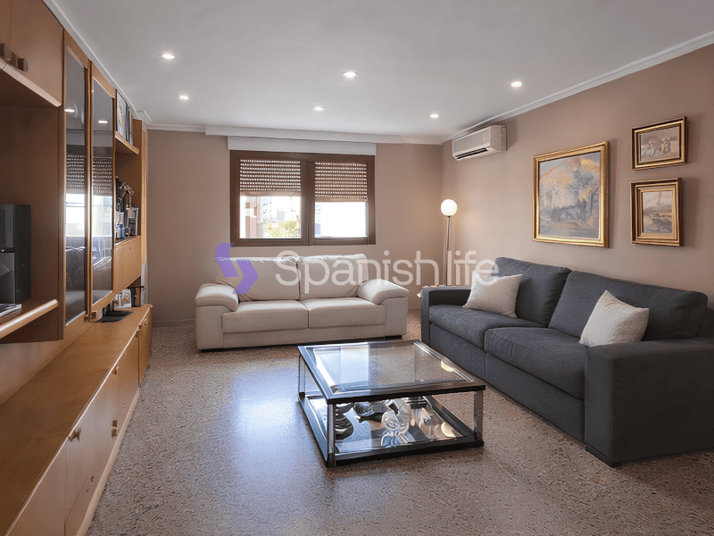 Фото: Квартира 4 спальни 111 м² в Валенсии