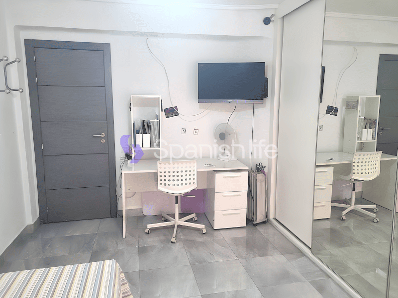 Фото: Квартира 4 спальни 100 м² в Валенсии