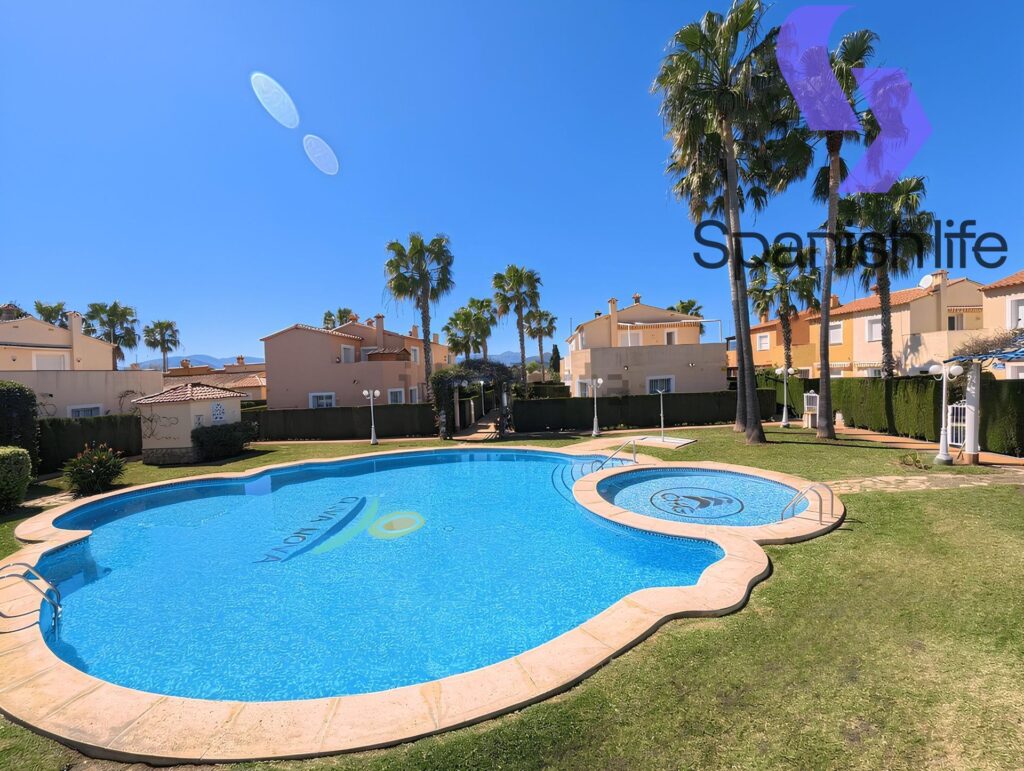 Chalet 2 dormitorios 77 m² en Oliva