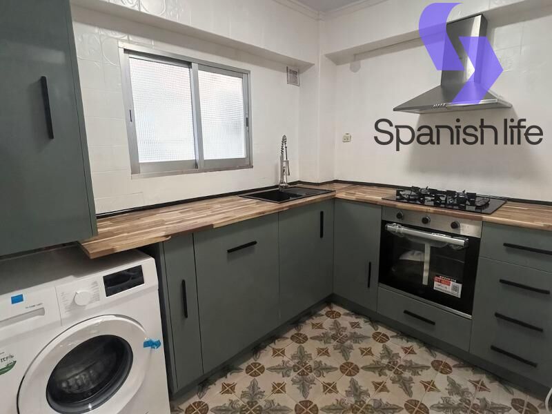 Piso 4 dormitorios 75 m² en Valencia