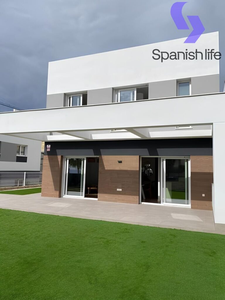 Villa 4 bedrooms 239.39 m² in Finestrat