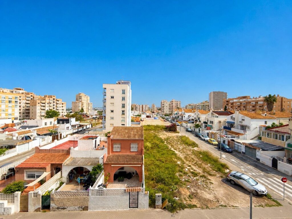 Opportunity to own a 2-bedroom apartment with unobstructed views and a swimming pool