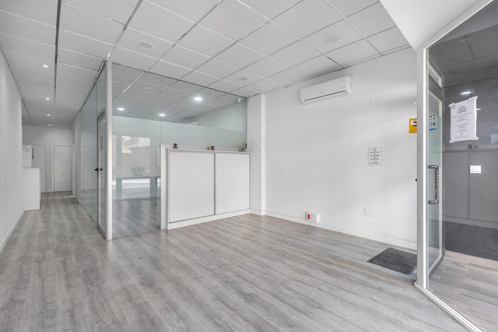 Local opportunity in La Mata, completely renovated.