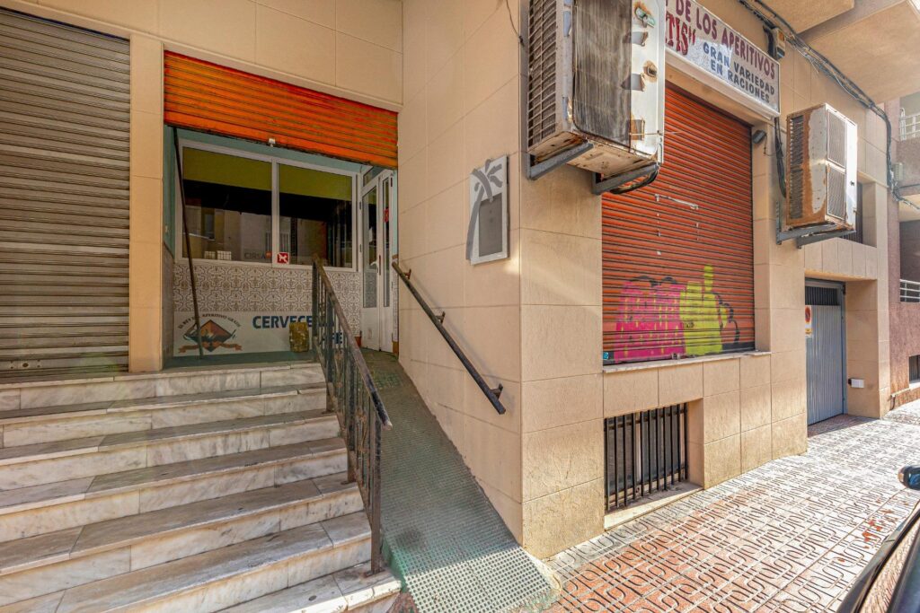 Commercial Premises in Playa del Cura – Great Investment Opportunity in Torrevieja