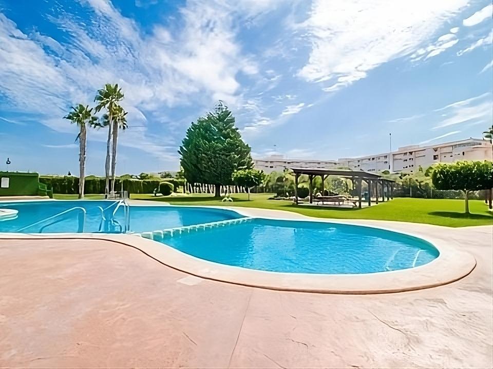 Bungalow Opportunity in Parque de las Naciones
