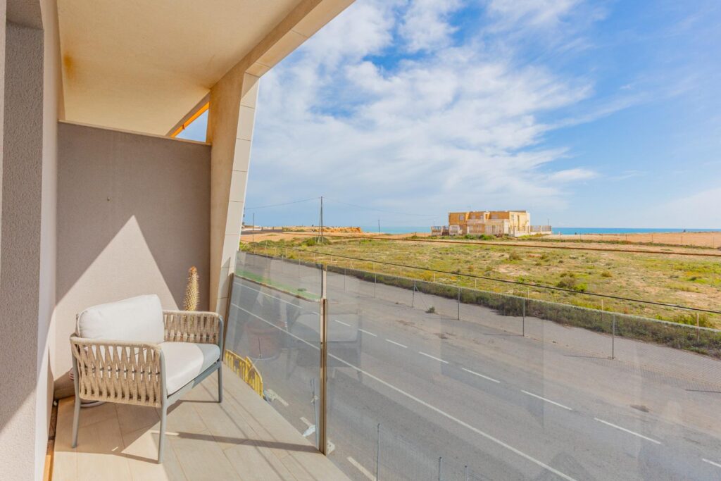 Exclusive Apartment in Torrevieja – 200 meters from Playa de los Locos