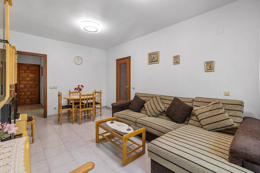 2 bedroom opportunity Playa del Cura