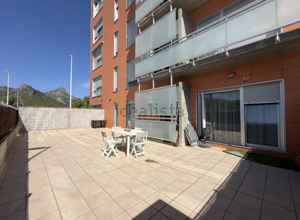 Apartment with huge terrace in Gandia